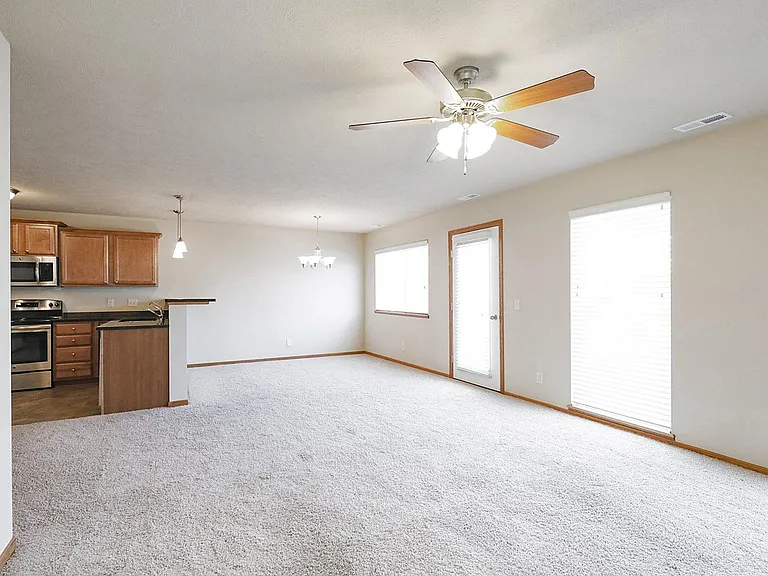 6148 Oakley St — Photo 3