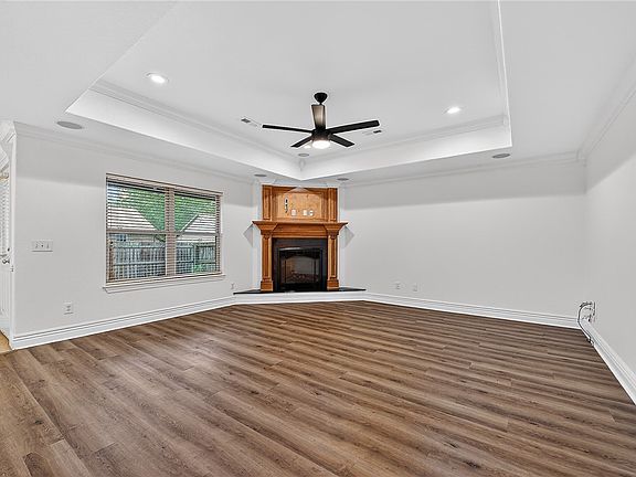 3rd image of 107 NE Chicory Ln