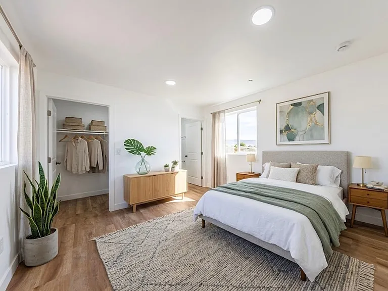 Huge 2, 3 & 4 Bed 2026 Townhomes — Photo 49