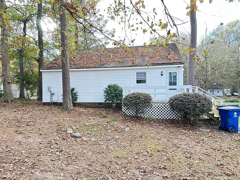 209 Oak Forest Dr — Photo 11
