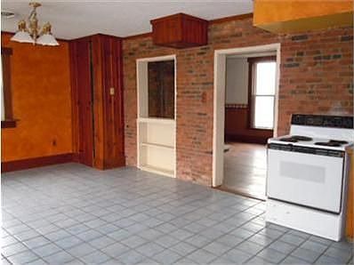 3rd image of 104 W Center St