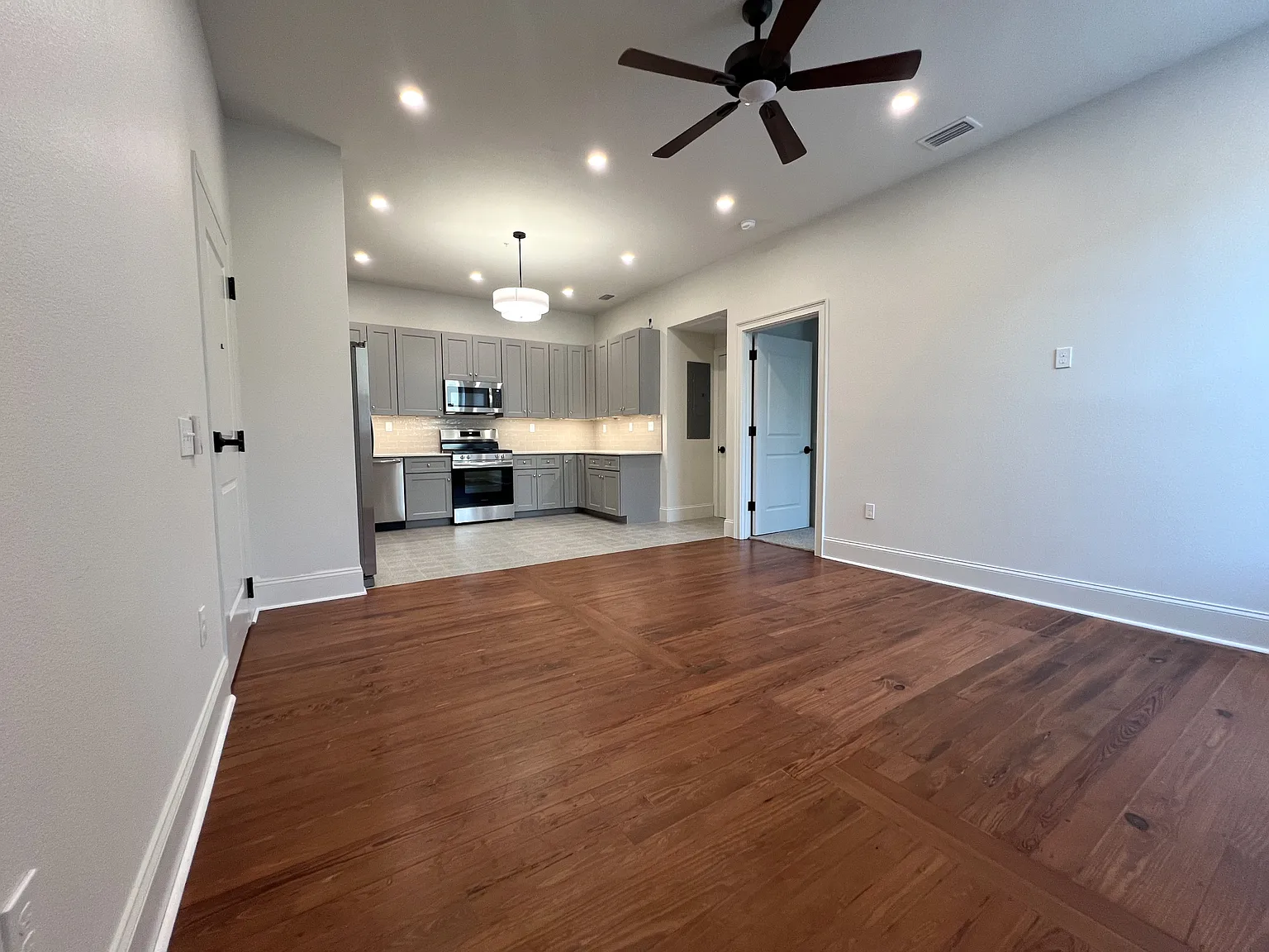 244 E Park Ave - 203 — Photo 4