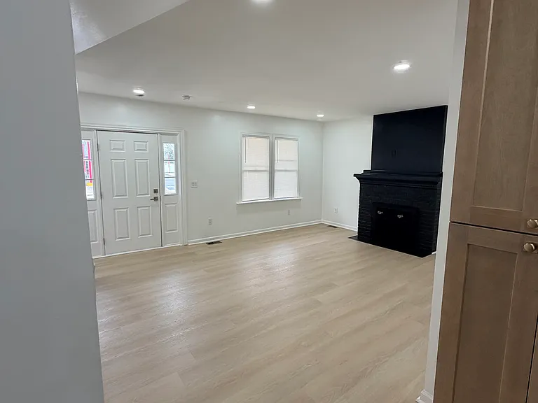 2702 Lancaster Ave — Photo 6