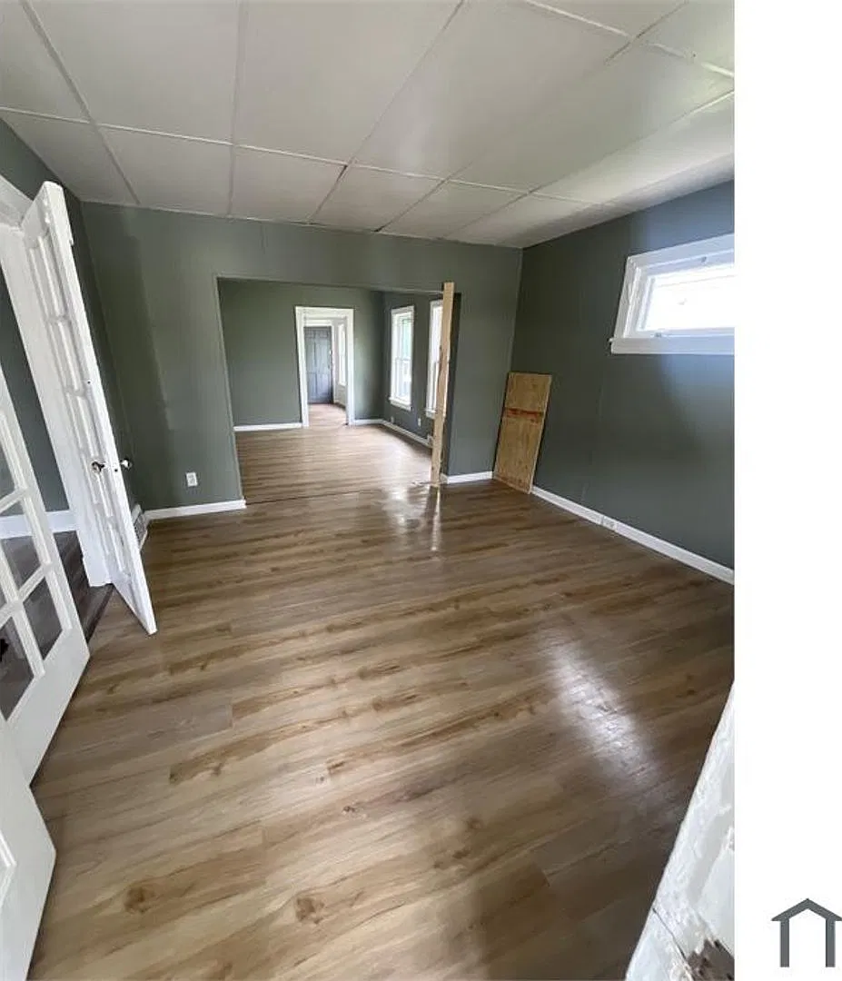 4315 Stickney Ave — Photo 1