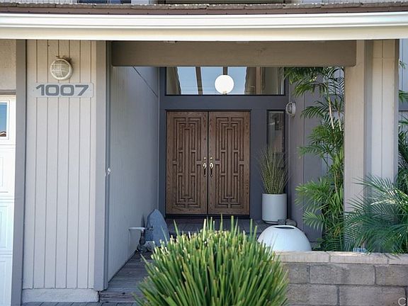 2nd image of 1007 S Aspenwood Cir