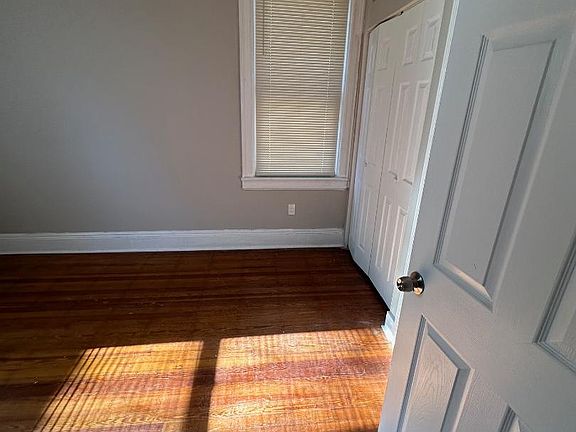 3rd image of 184 Terrace Ave Floor 1