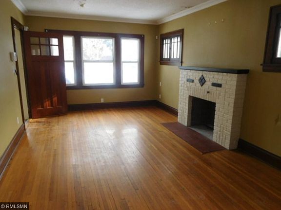 5th image of 3243 Oliver Ave N