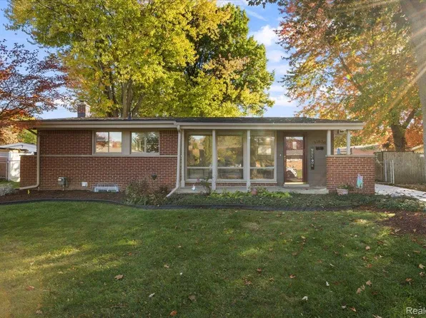 31629 Arizona St, Livonia, MI 48150