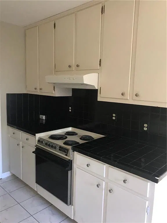 3 bed, 2.0 bath, 1304 sqft, $1,495 — Photo 4