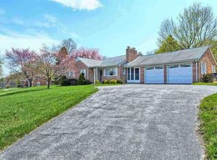 9217 E Springfield Rd, Seven Valleys, PA 17360