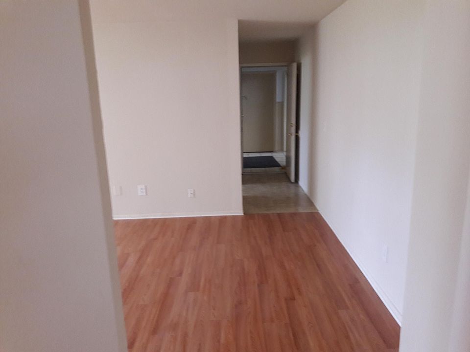 2nd image of 44 Kenwood Dr APT 2