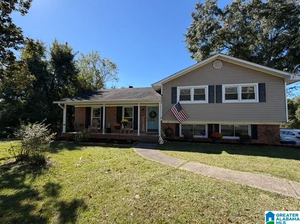 804 Creekview Dr, Pelham, AL 35124