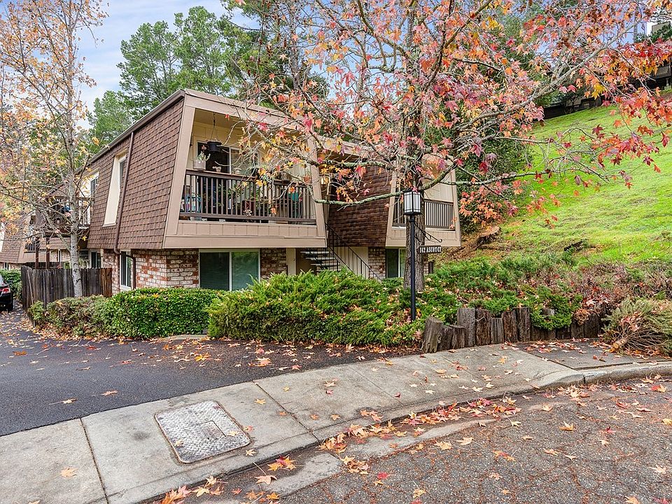 1st image of 142 Ascot Ct APT 4
