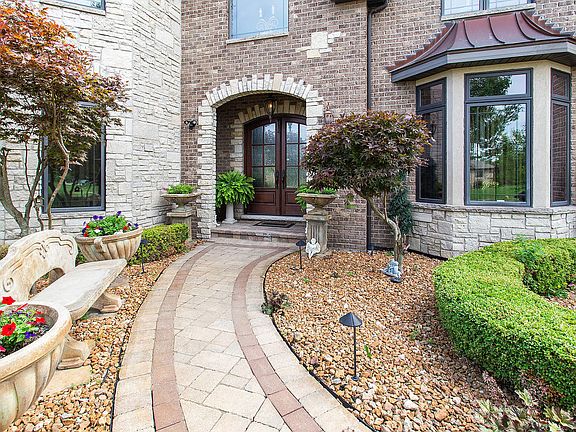 5th image of 16235 S Circle Park Ct