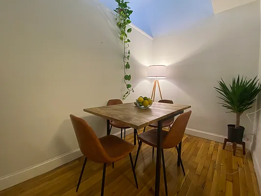 Rented by AZ REALTY NYC LLC | media 7