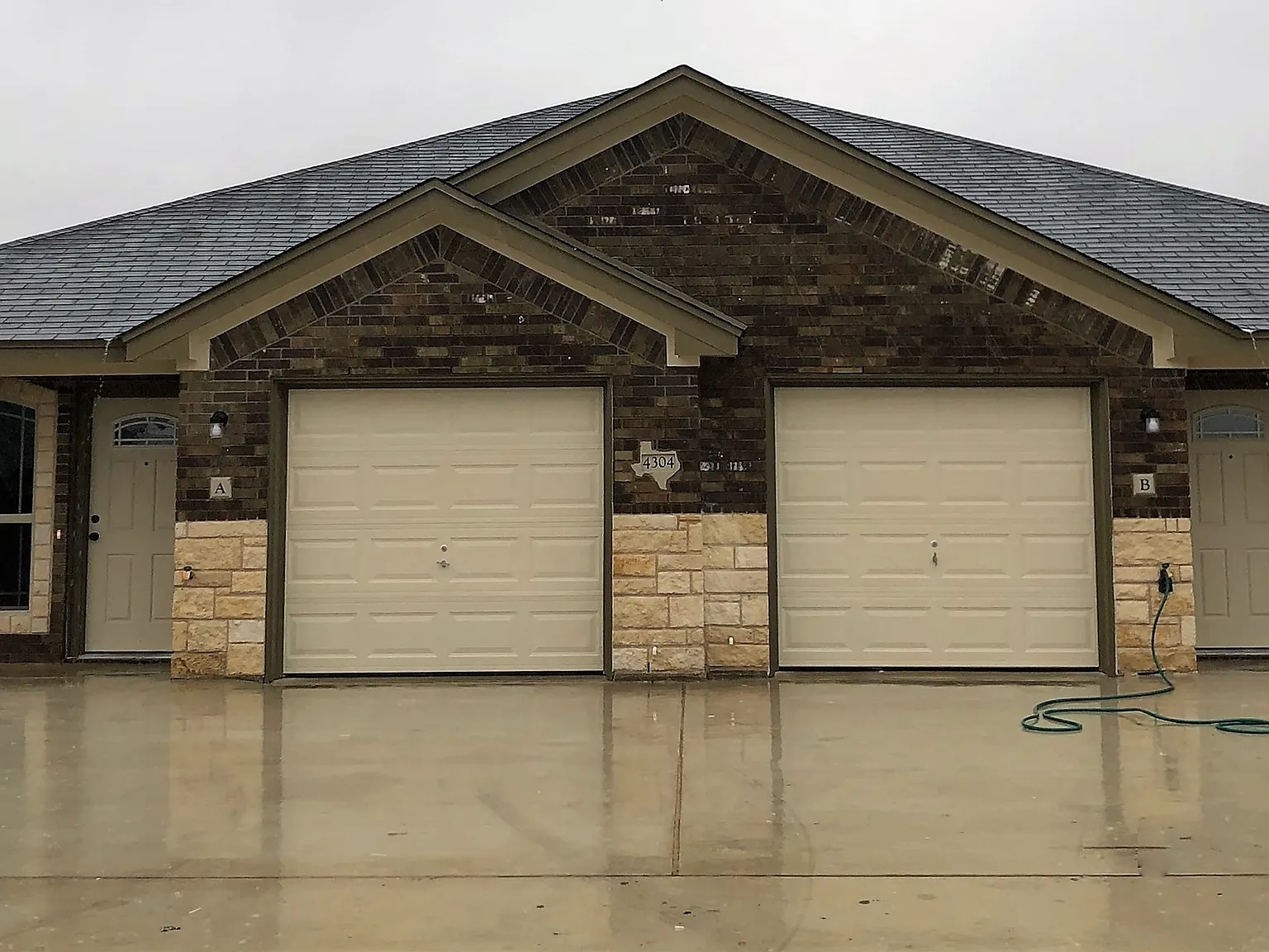 3 bed, 1303 sqft, $1,395 — Photo 1