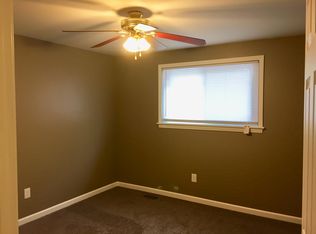 15572 Oakbrook St, Romulus, MI 48174