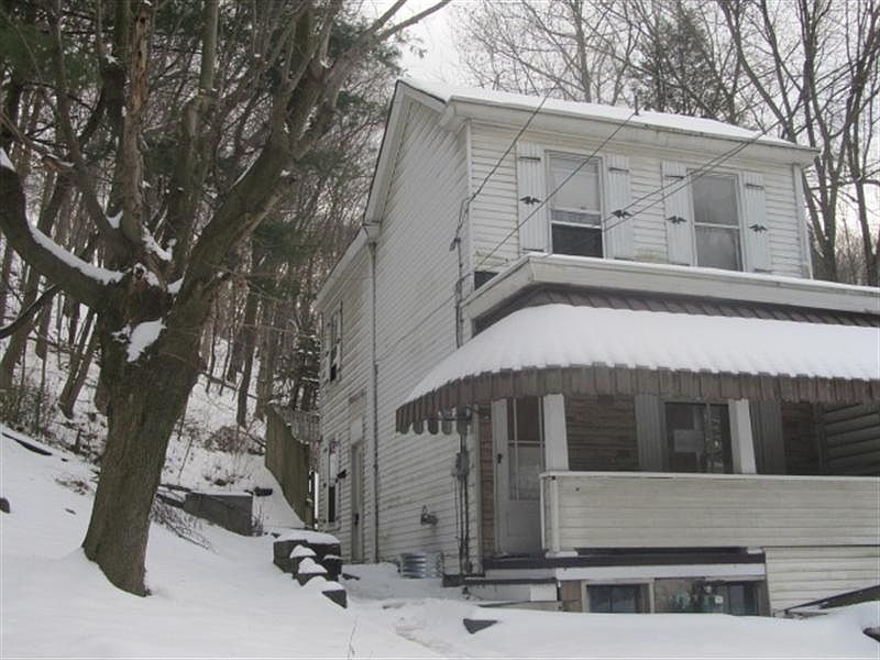 2nd image of 28 Mary St
