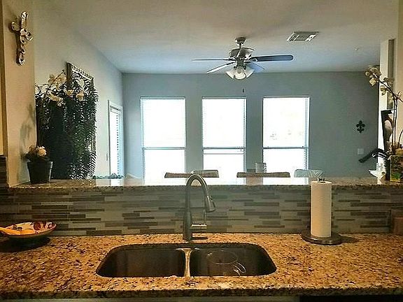 5th image of 1055 Linda Lou Ln