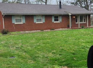 712 Prince Dr, Newburgh, IN 47630