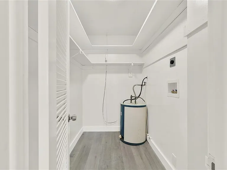2864 NE 32nd St #7 — Photo 19