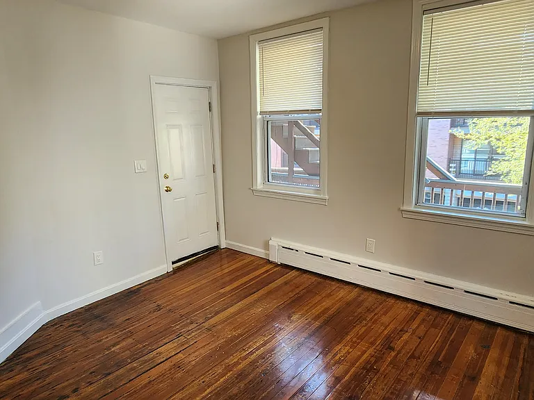 191 Maverick St #2R — Photo 12