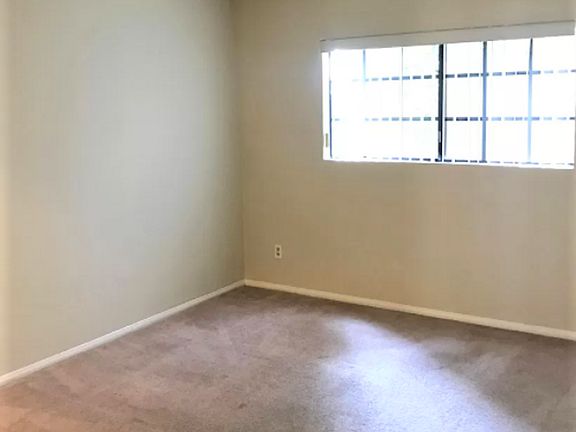5th image of 11259 La Maida St APT 204