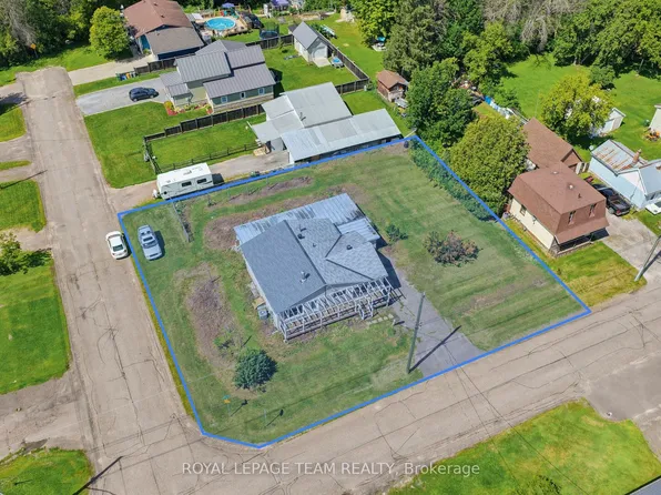 550 Giroux St, Pembroke, ON K8A 4G5