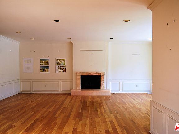 5th image of 372 N Saltair Ave