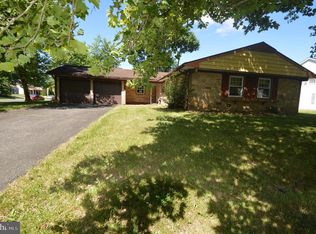 83 Eastbrook Ln, Willingboro, NJ 08046