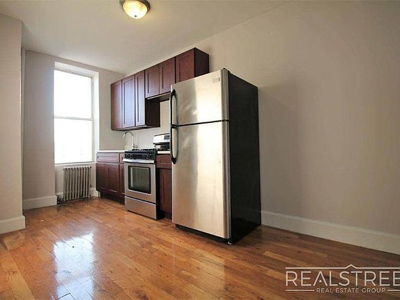 4th image of 441 Wilson Ave #1C