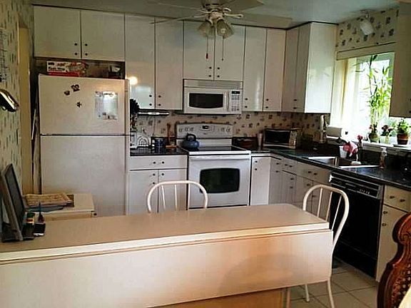 3rd image of 17 Georgian Ln APT 8