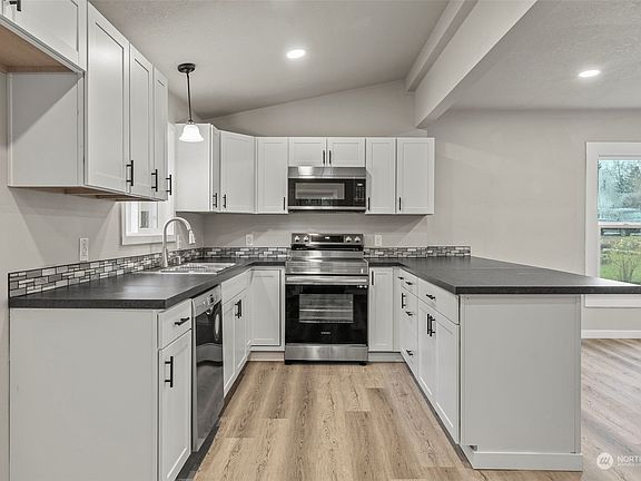 5th image of 125 W Ostrander Avenue