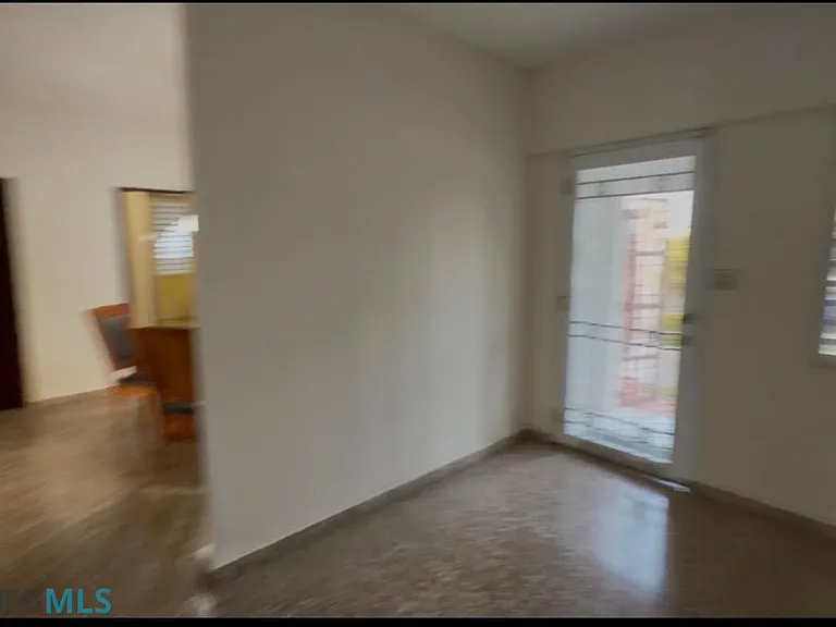 1771 Siervas De Maraa — Photo 37