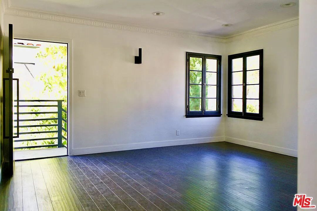 1 bed, 1.0 bath, $3,400 — Photo 3