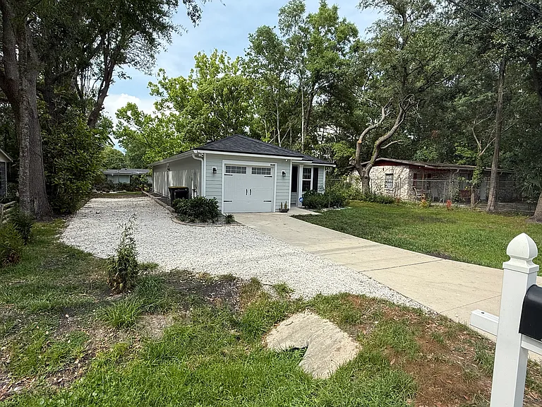 4649 Suray Ave — Photo 3