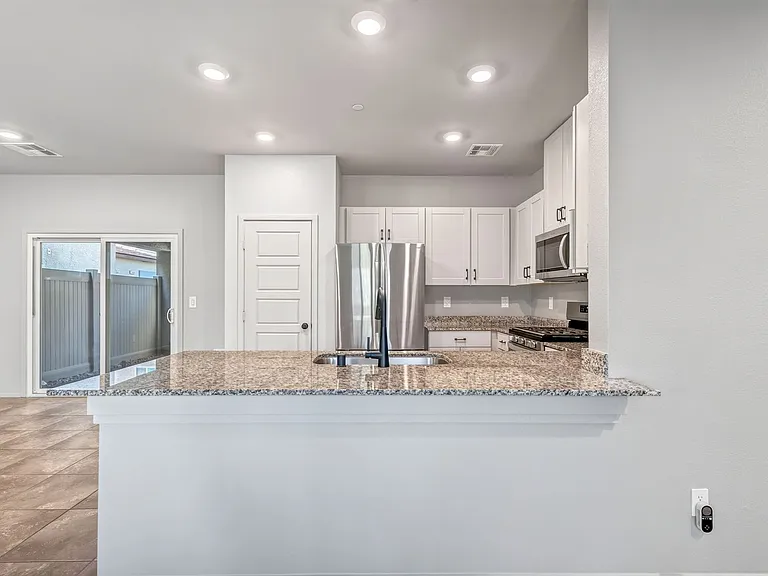 7476 Onyx Star St — Photo 9