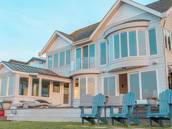 2628 NW Esplanade