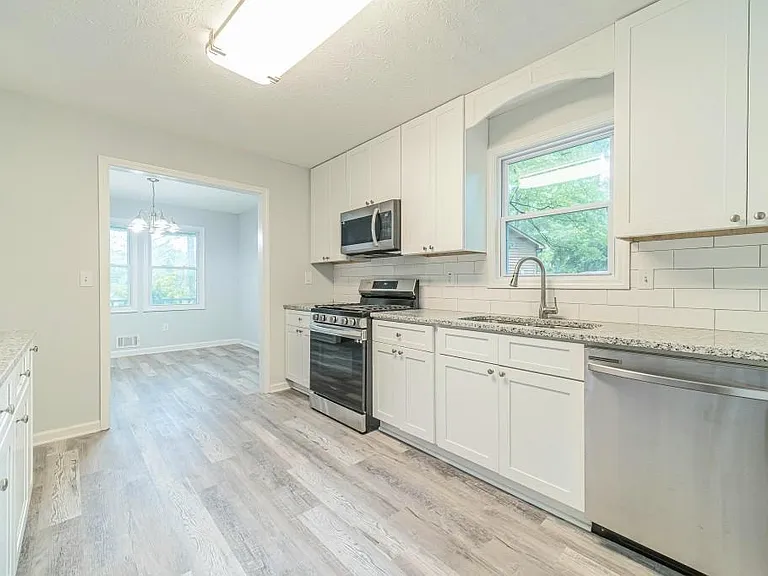 325 Little Rock Ct — Photo 5