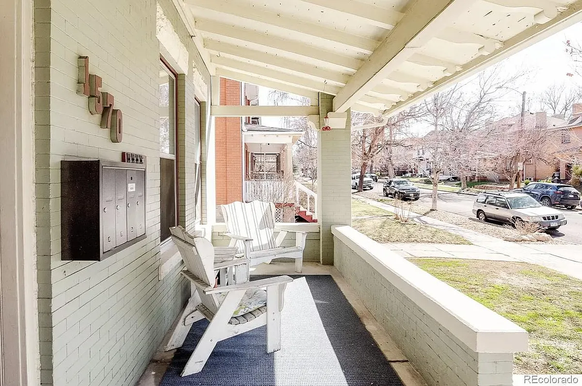 Building Photo - 1570 N Saint Paul St #3