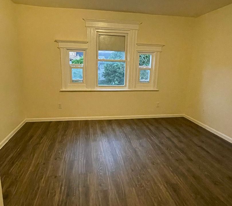 1st image of 929 S 17th St Floor 3