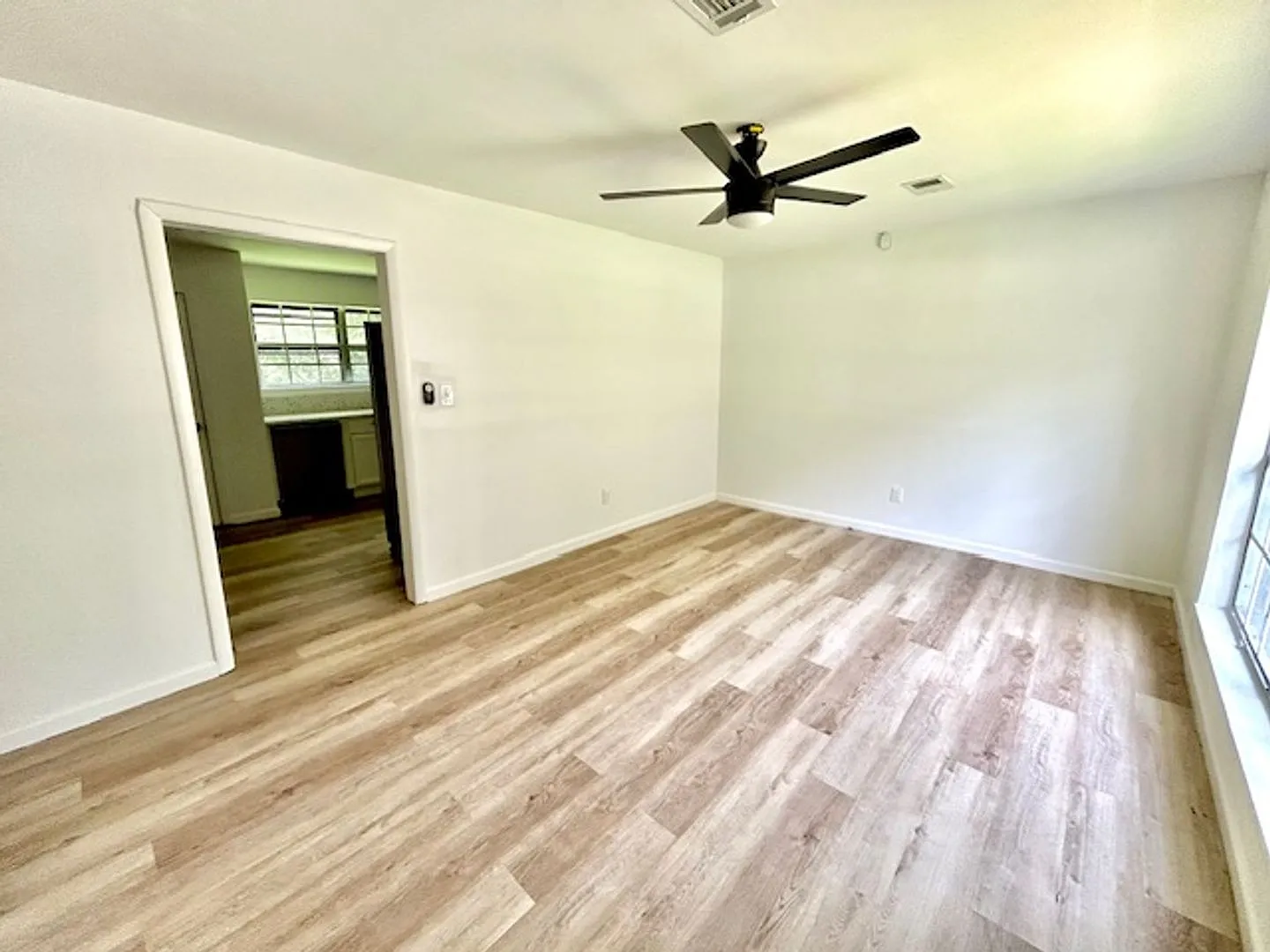Charming 3 Bedroom Home for Rent 3215 Delia Ln NW, Huntsville, AL — Photo 3