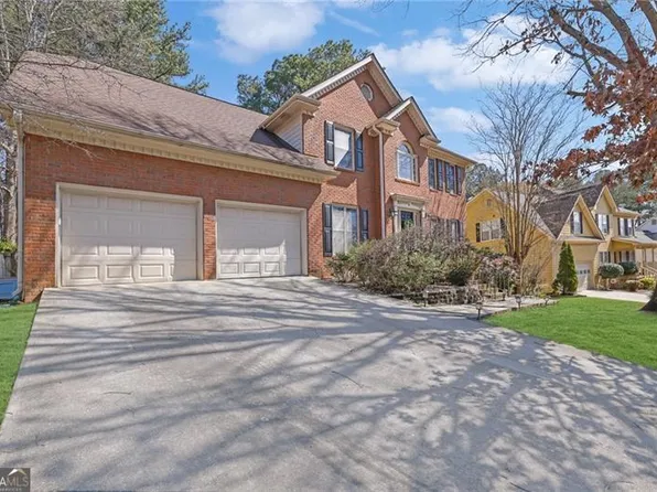 1069 Sunny Field Ln, Lawrenceville, GA 30043