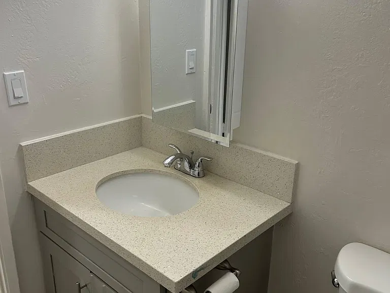 Ali'i Manor Apartments — Photo 5