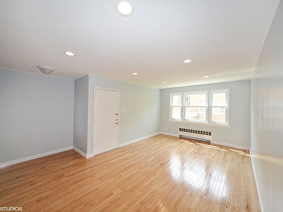 3rd image of 1535 William St APT 1W