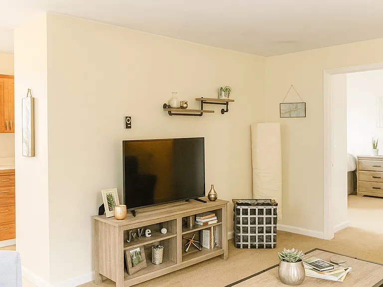840 W Nickerson St — Photo 14