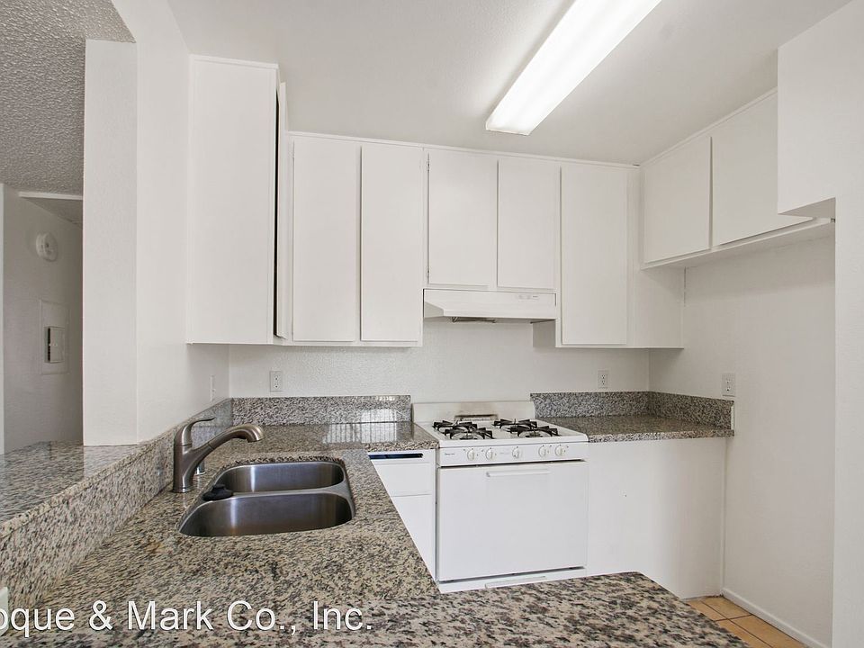 1st image of 3685 Watseka Ave #104