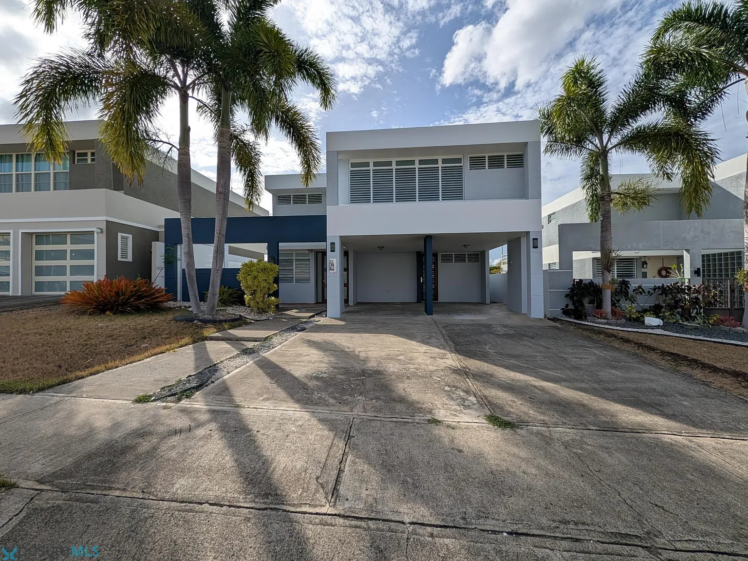3 bed, 2.5 bath, 1800 sqft, $2,200 — Photo 2