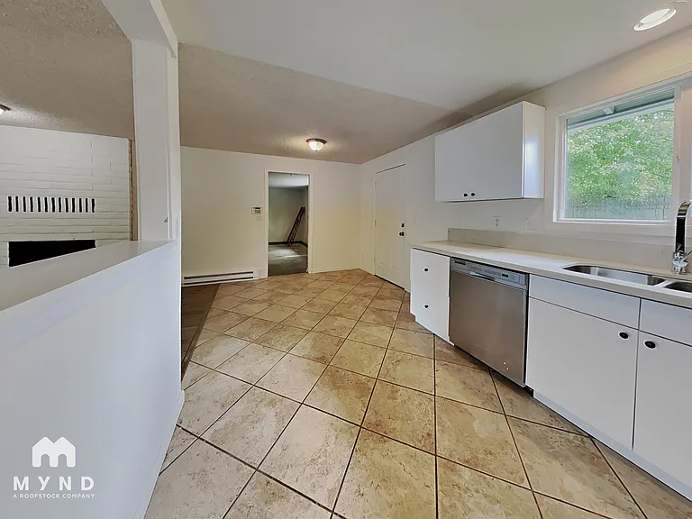8612 Sw Ctr — Photo 9