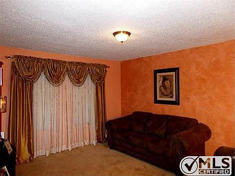 3rd image of 903 White Dove Dr